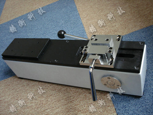 手動(dòng)臥式測試臺