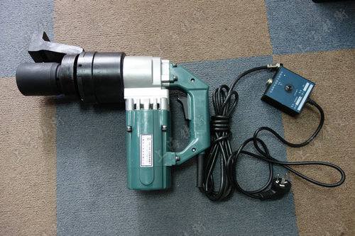 200-700N.m電動定扭力扳手