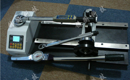 扭力扳手測(cè)量?jī)x圖片